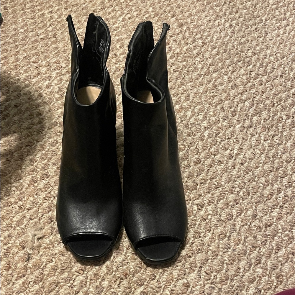🩷 Seven Dials Black Peep-Toe Ankle Booties